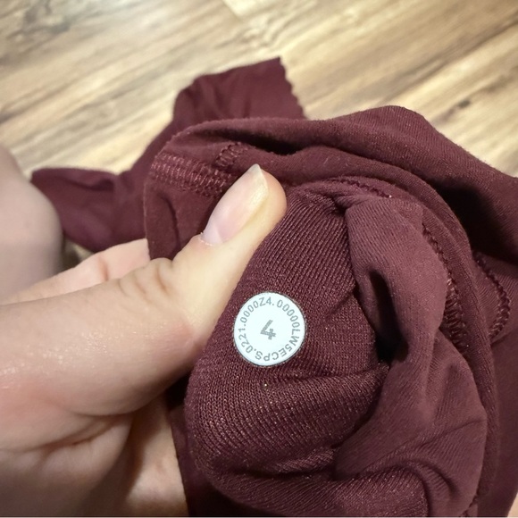 Lululemon Align Scalloped Hem High-Rise Pant 25"
Red Merlot - Picture 8 of 9